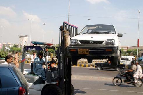Illegal car parking Karachi